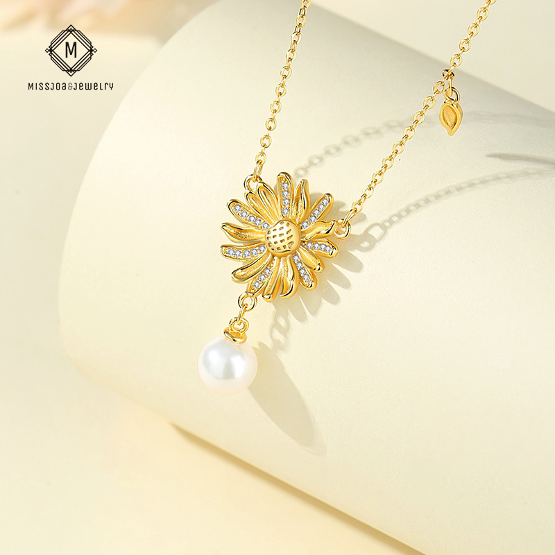 S925 Sunflower Radiance Necklace with Pearl